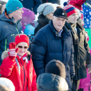 Kong Harald og Dronning Sonja på Slottsplassen.  Foto: Audun Braastad / NTB scanpix